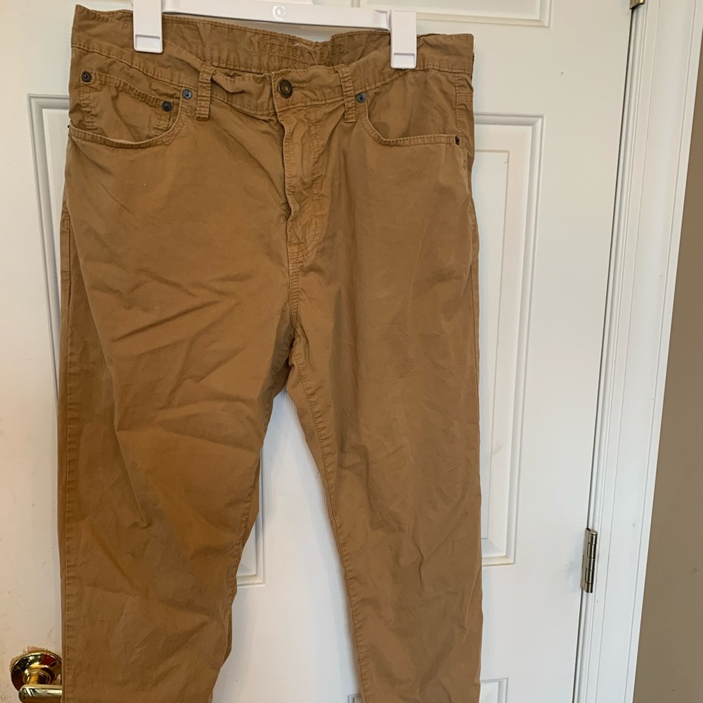 Men’s AE khaki pants